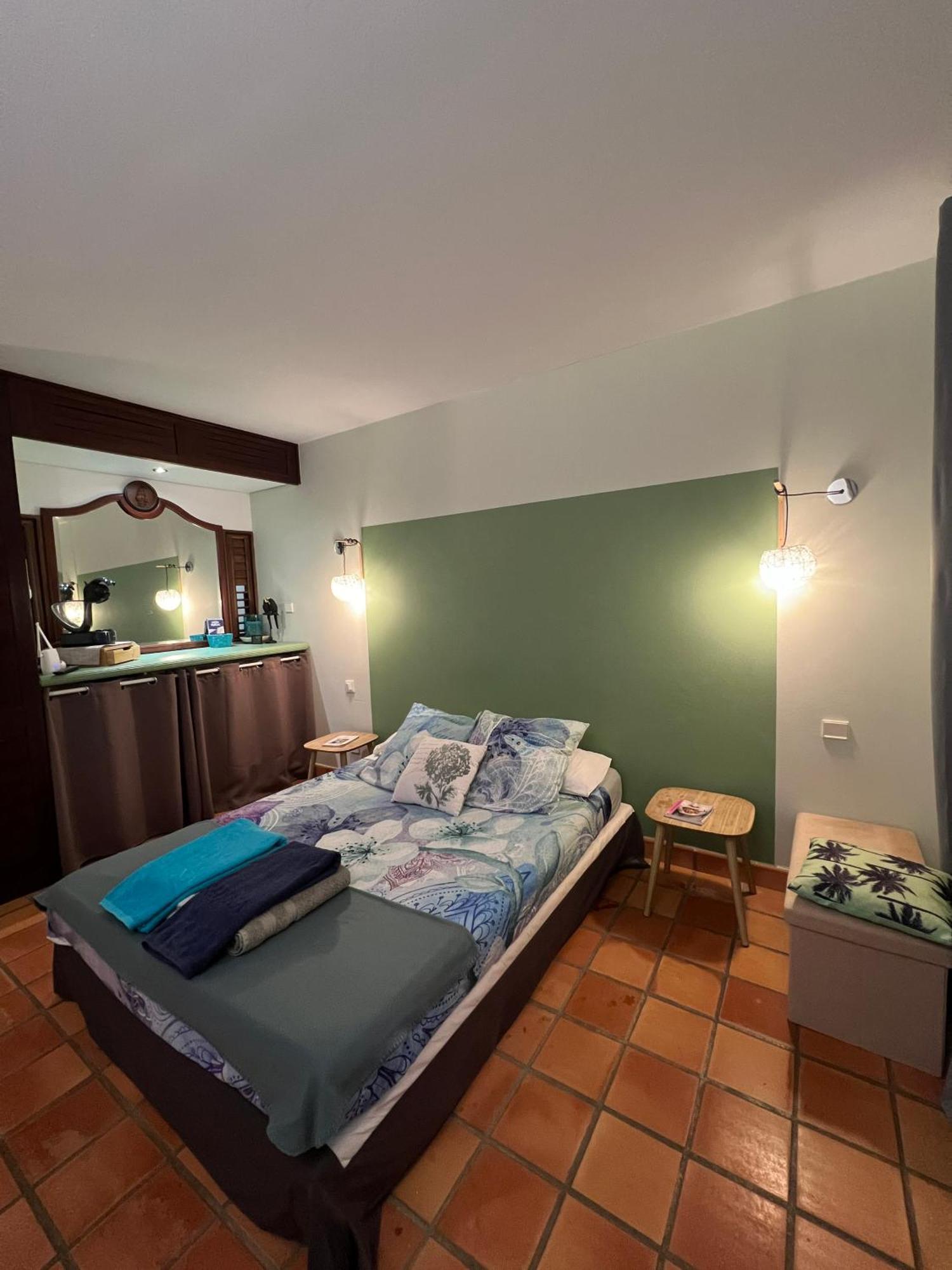 Ananas Premium - Sejour Detente T2 Vue Mer Avec Balcon Prive A Tartane Ла-Трините Экстерьер фото
